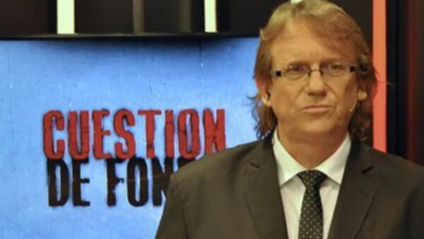 Daniel Enz, premiado con la Pluma de Honor de la Academia del Periodismo, reflexionó sobre la tarea de investigación