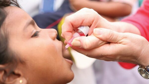 Hoy es el Día de la Lucha contra la Polio e instan a los padres a cumplir con el calendario de vacunación